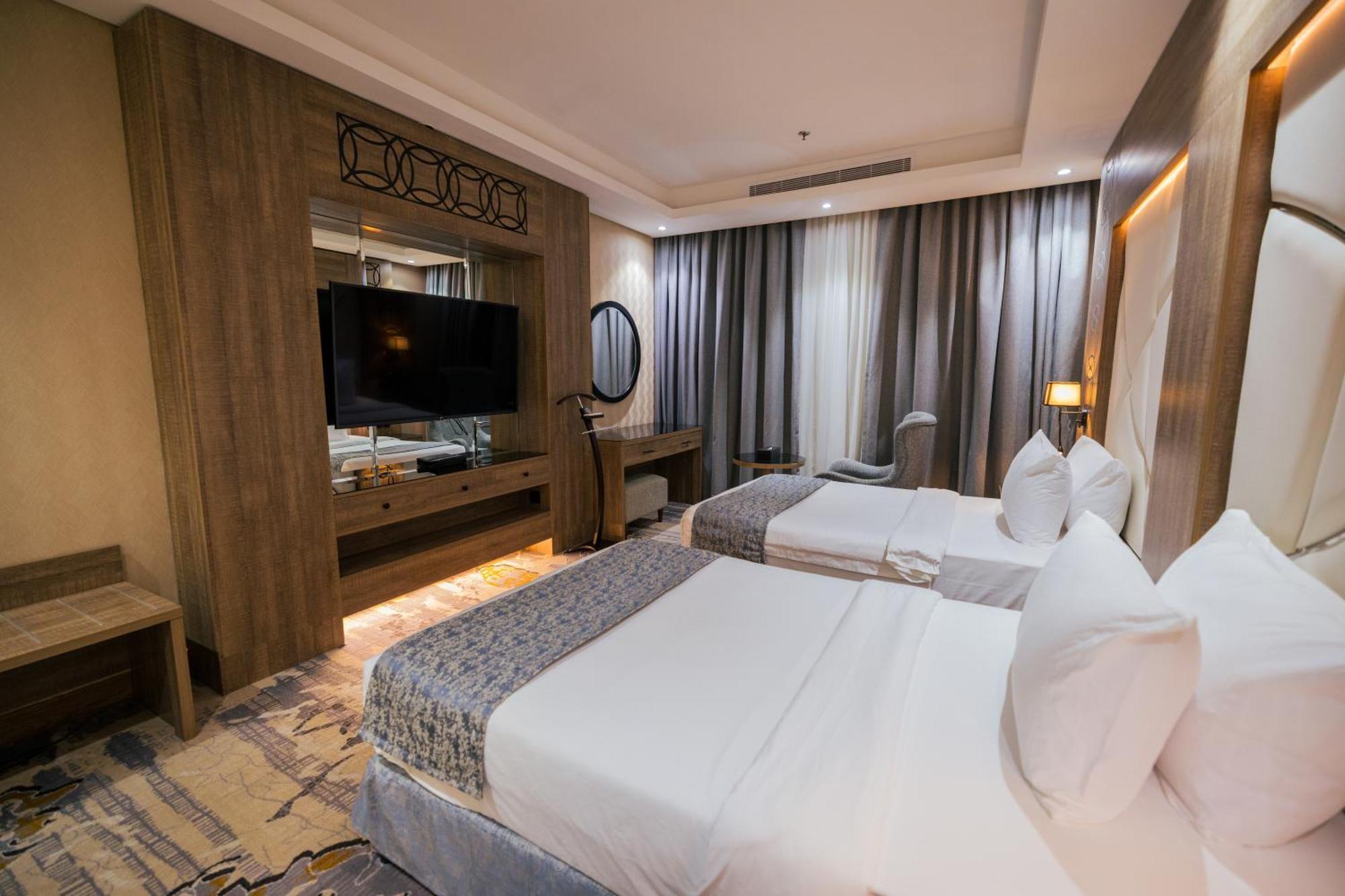Mirnian Hotel 4*