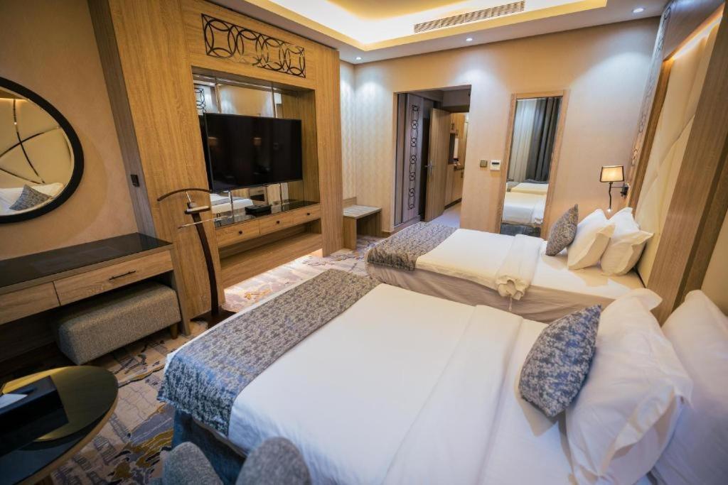 فندق Mirnian 4*
